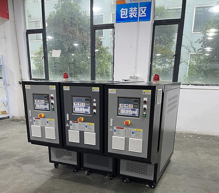 高溫油溫機(jī)出貨 高溫油溫機(jī)出貨