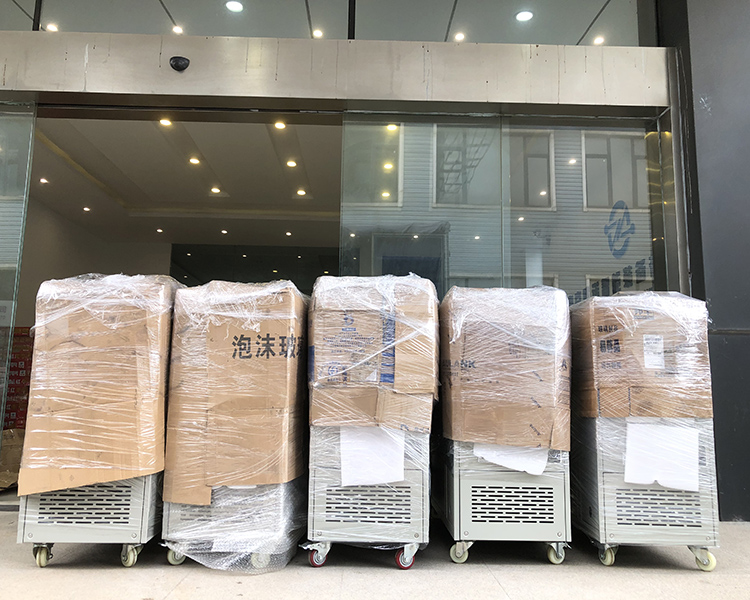 5臺標準油溫機廠家發(fā)貨_測試合格專車發(fā)往山東威海