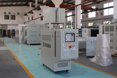 碳纖維高溫油溫機(jī)如何選擇導(dǎo)熱油 碳纖維高溫油溫機(jī)如何選擇導(dǎo)熱油