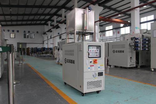 注塑機(jī)選配模溫機(jī)需要注意什么 注塑機(jī)選配模溫機(jī)需要注意什么